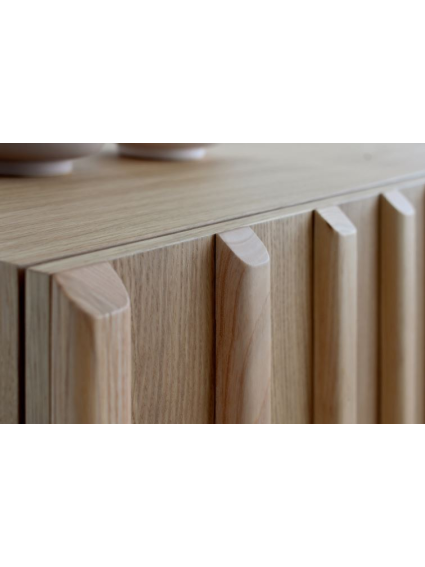 Aparador 160 cms ELBA 3 puertas diferentes acabados